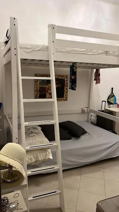 Casa Vacanza - Da Claudio Bari 0*,  Italien